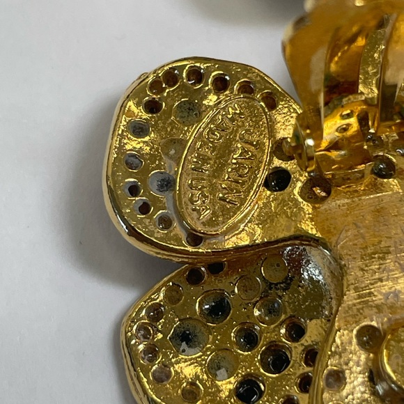 Black Tie Vintage Jarin Clip On Jet Black & Clear Cubic Zirconia Flower Earrings - Picture 11 of 13